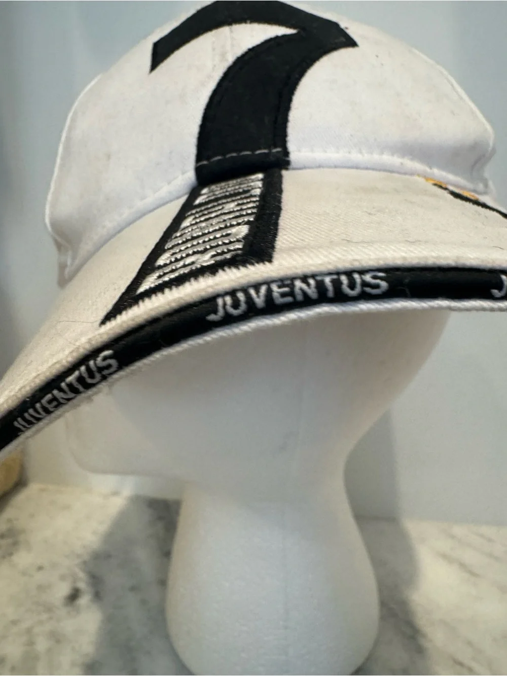 Juventus Cristiano Ronaldo White Baseball Cap with Black 7